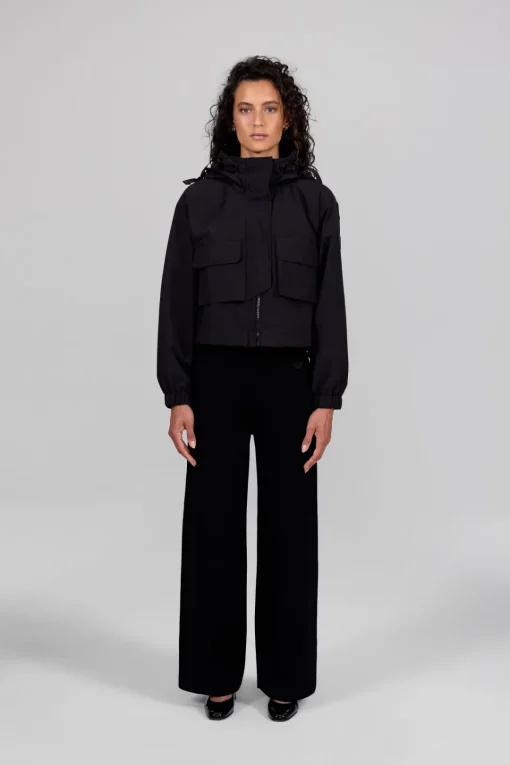 Gertrude Coupe-vent court à détails techniques Shiloh Noir Discount