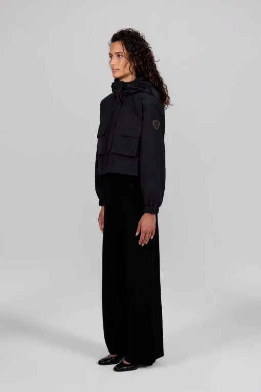 Gertrude Coupe-vent court à détails techniques Shiloh Noir Discount