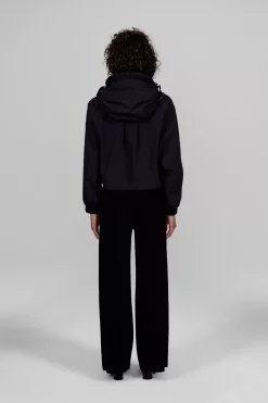 Gertrude Coupe-vent court à détails techniques Shiloh Noir Discount