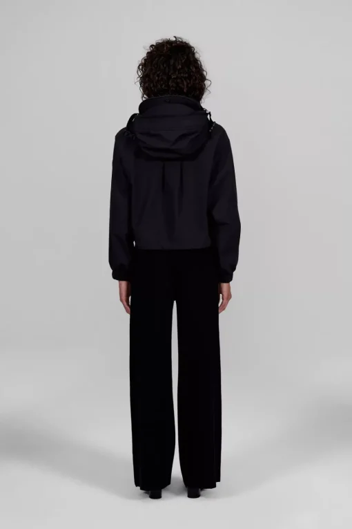 Gertrude Coupe-vent court à détails techniques Shiloh Noir Discount
