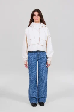 Gertrude Coupe-vent court à détails techniques Shiloh Blanc Sale