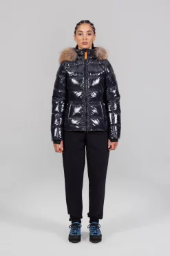 Gertrude Doudoune cintrée avec capuche en fourrure nylon glossy Olga Darknight Fashion