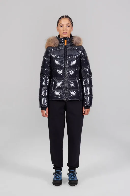 Gertrude Doudoune cintrée avec capuche en fourrure nylon glossy Olga Darknight Fashion