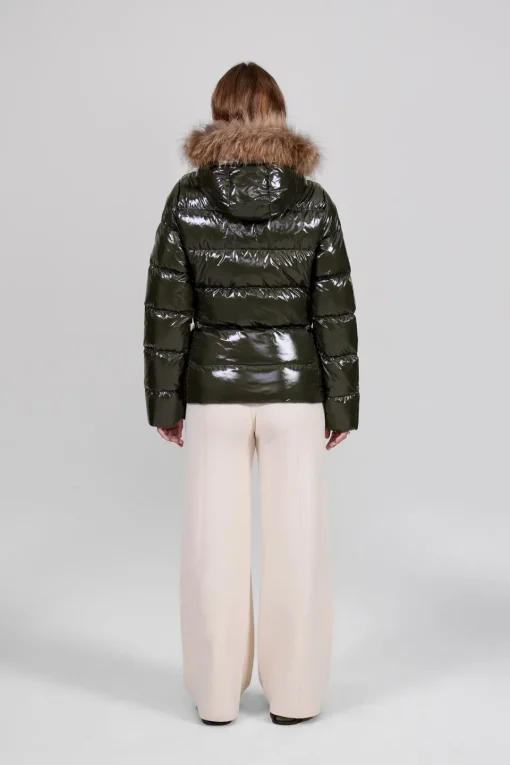 Gertrude Doudoune cintrée avec capuche en fourrure nylon glossy Olga Kaki Online