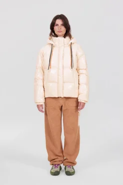 Gertrude Doudoune courte nylon glossy Lili Bright Beige New