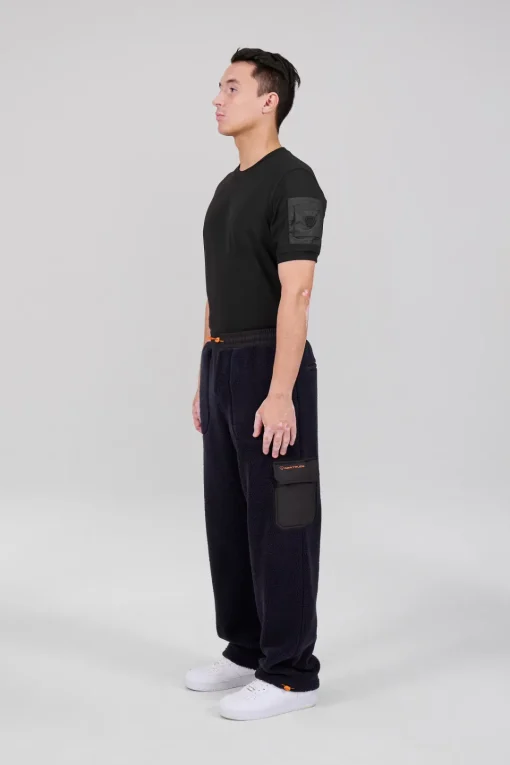 Gertrude Pantalon coupe droite bicolore unisexe en sherpa Tetsuo Night/black Store